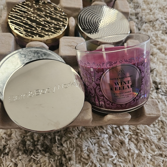Bath & Body Works 3 Wick Candle Wine Cellar - Picture 4 of 4